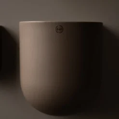 Outlet DBKD Cut veggpotte XL dust Potter Og Vaser