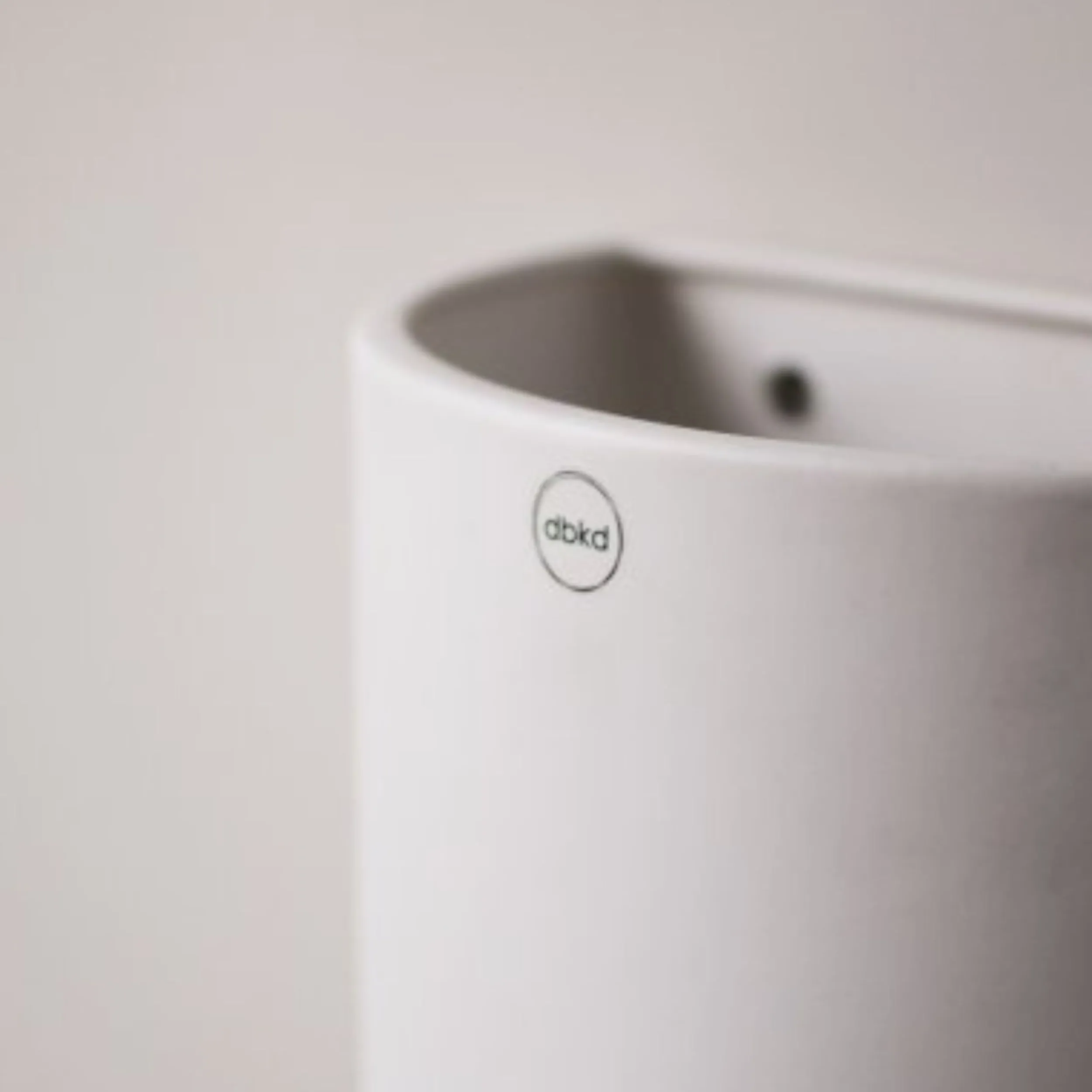 Outlet DBKD Cut veggpotte XL hvit Potter Og Vaser