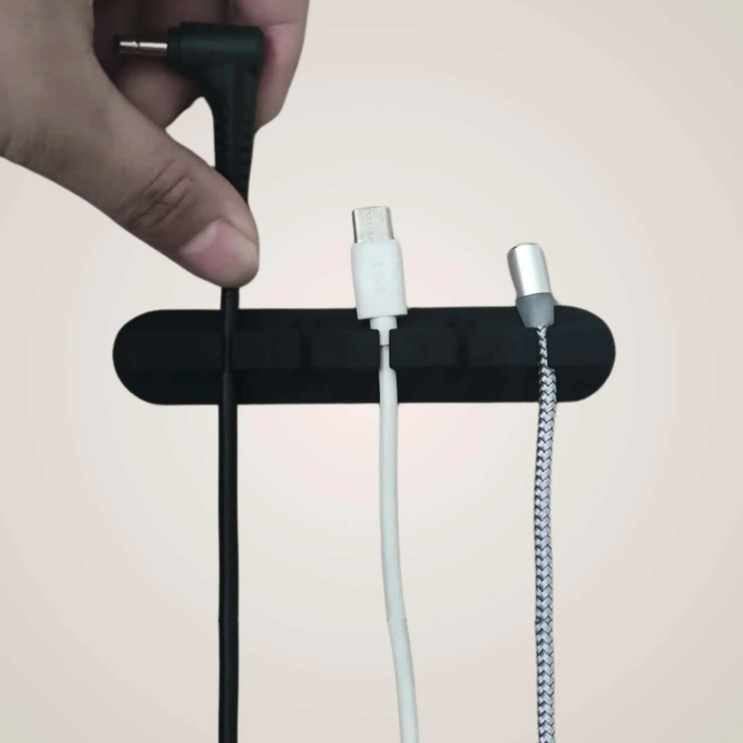 Outlet Kabelholder med 5 hull All Organisering | Organisering