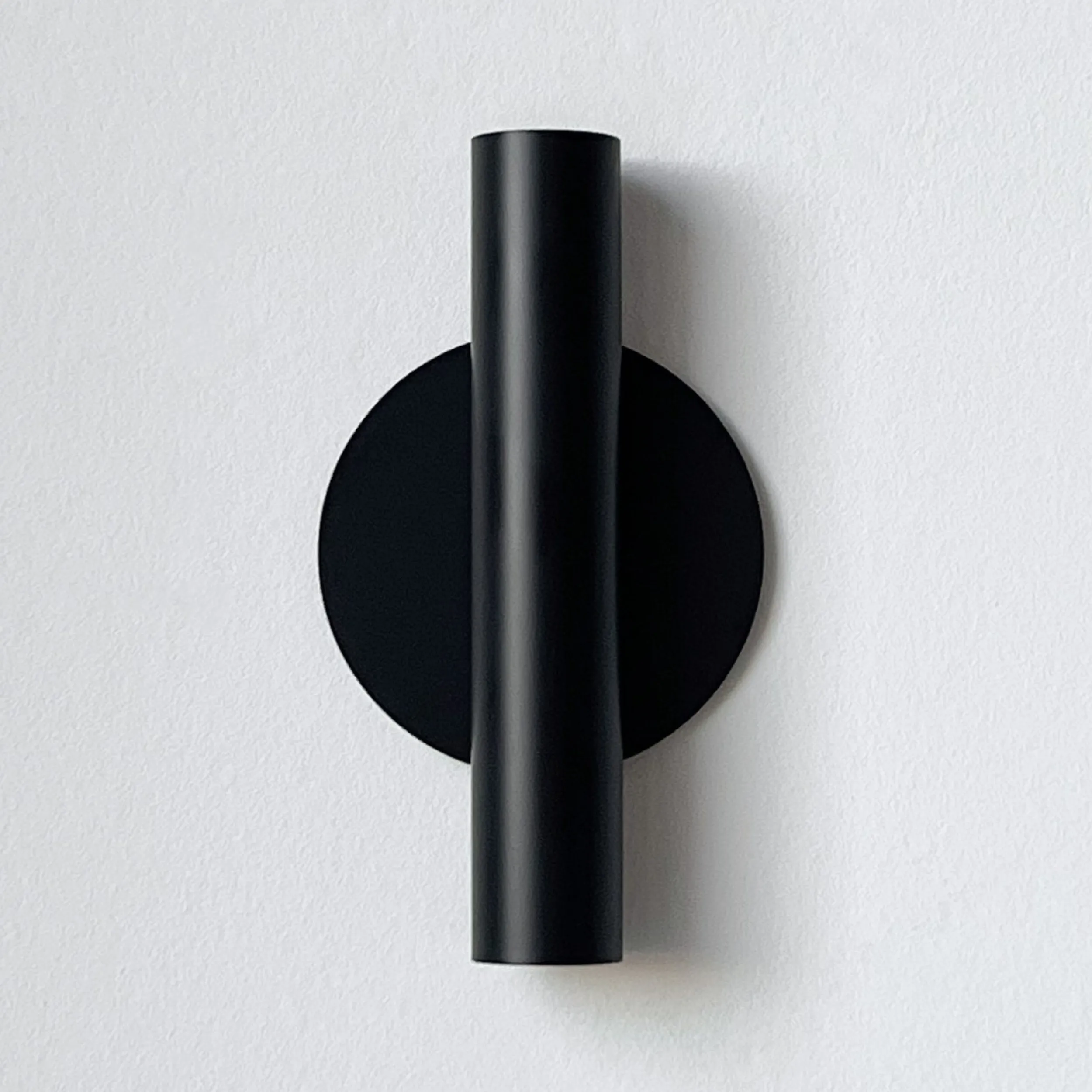 Online Manhattan vase, sort matt Potter Og Vaser