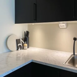 Discount Sort kjøkken med marmor benkeplate kjøkkenkit Kjøkken | Benkeplate