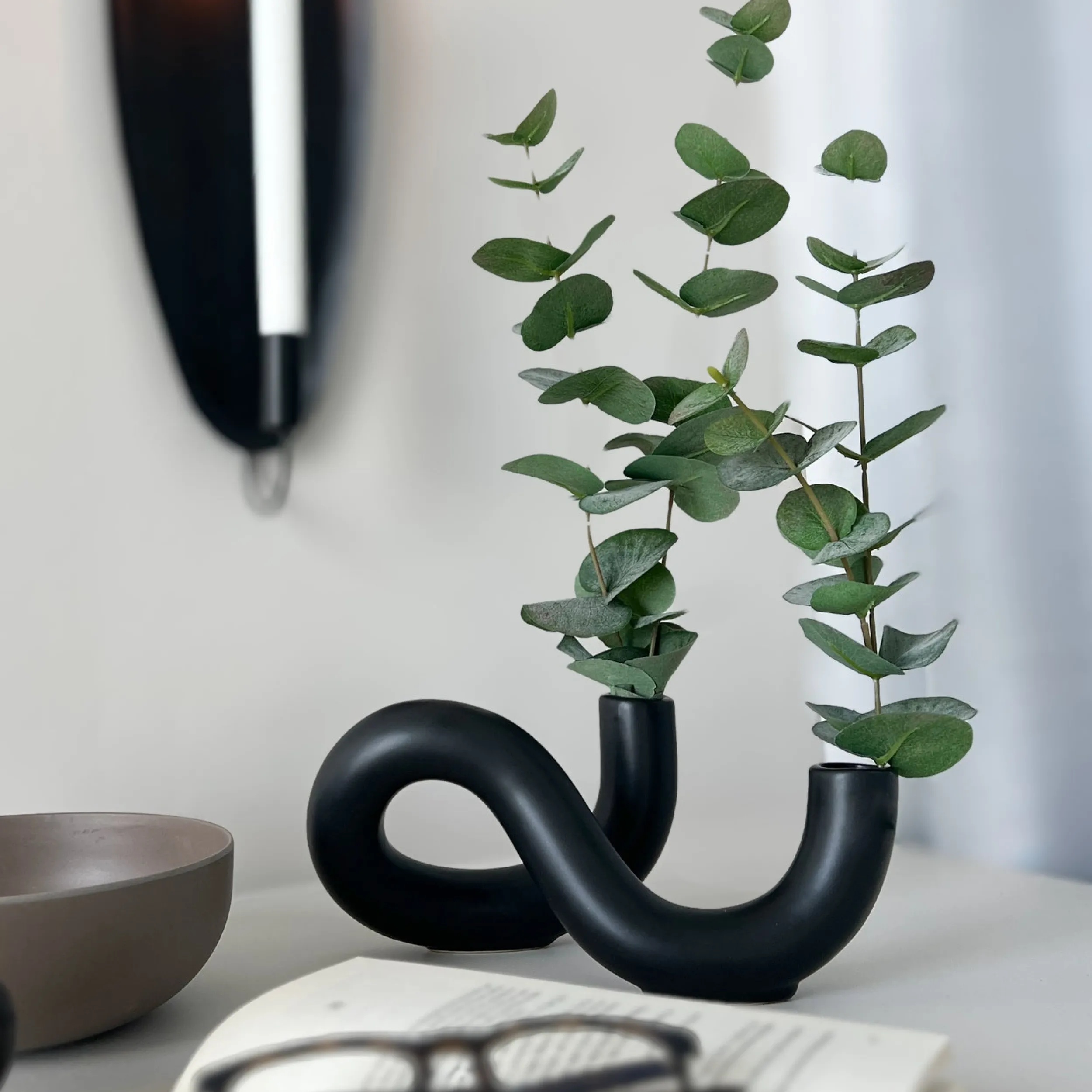 Hot Torsion dobbel vase, sort Lysestaker Og Lykter
