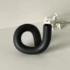 Clearance Torsion enkel vase, sort Lysestaker Og Lykter